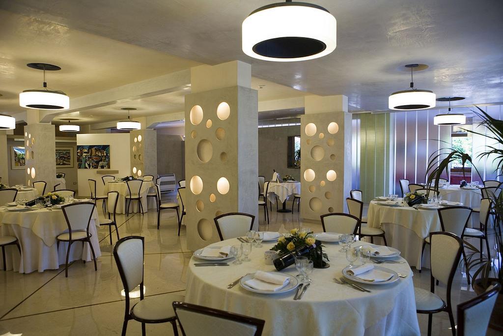 Hotel Ristorante Cavaliere Scario Exterior photo