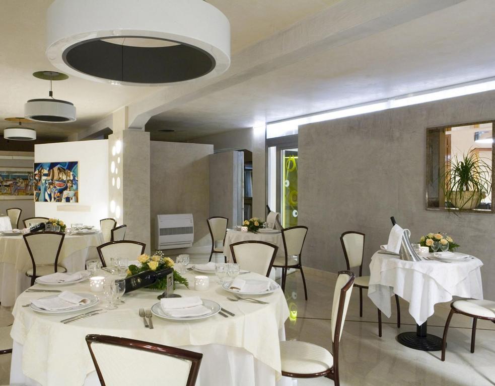 Hotel Ristorante Cavaliere Scario Exterior photo