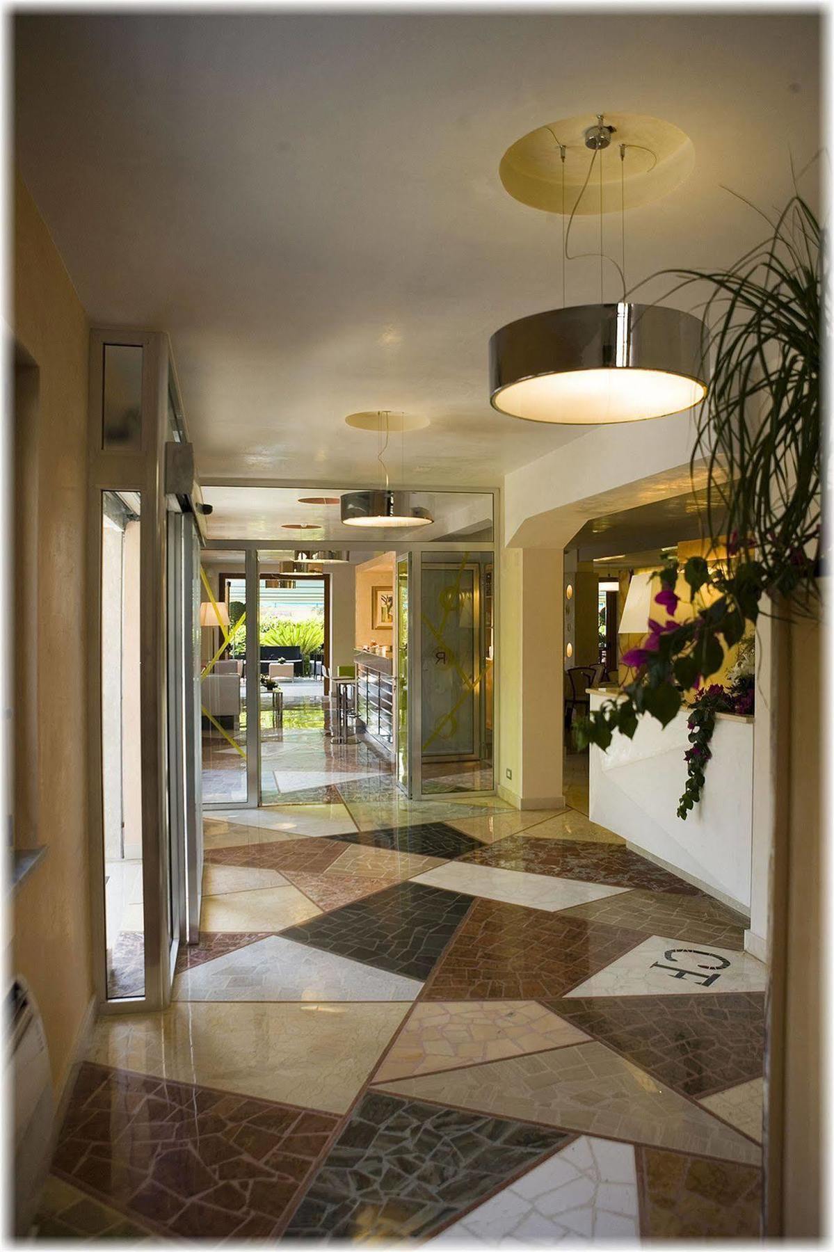 Hotel Ristorante Cavaliere Scario Exterior photo