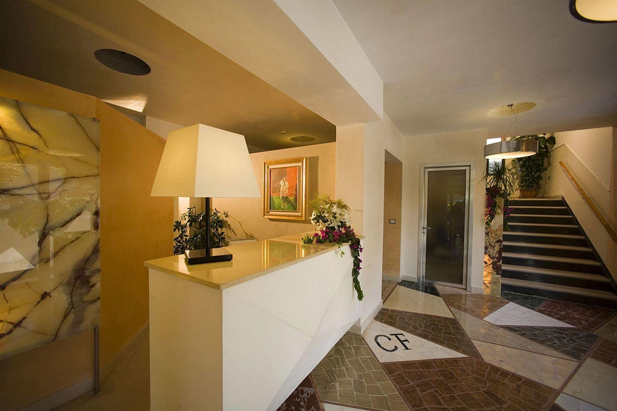 Hotel Ristorante Cavaliere Scario Exterior photo