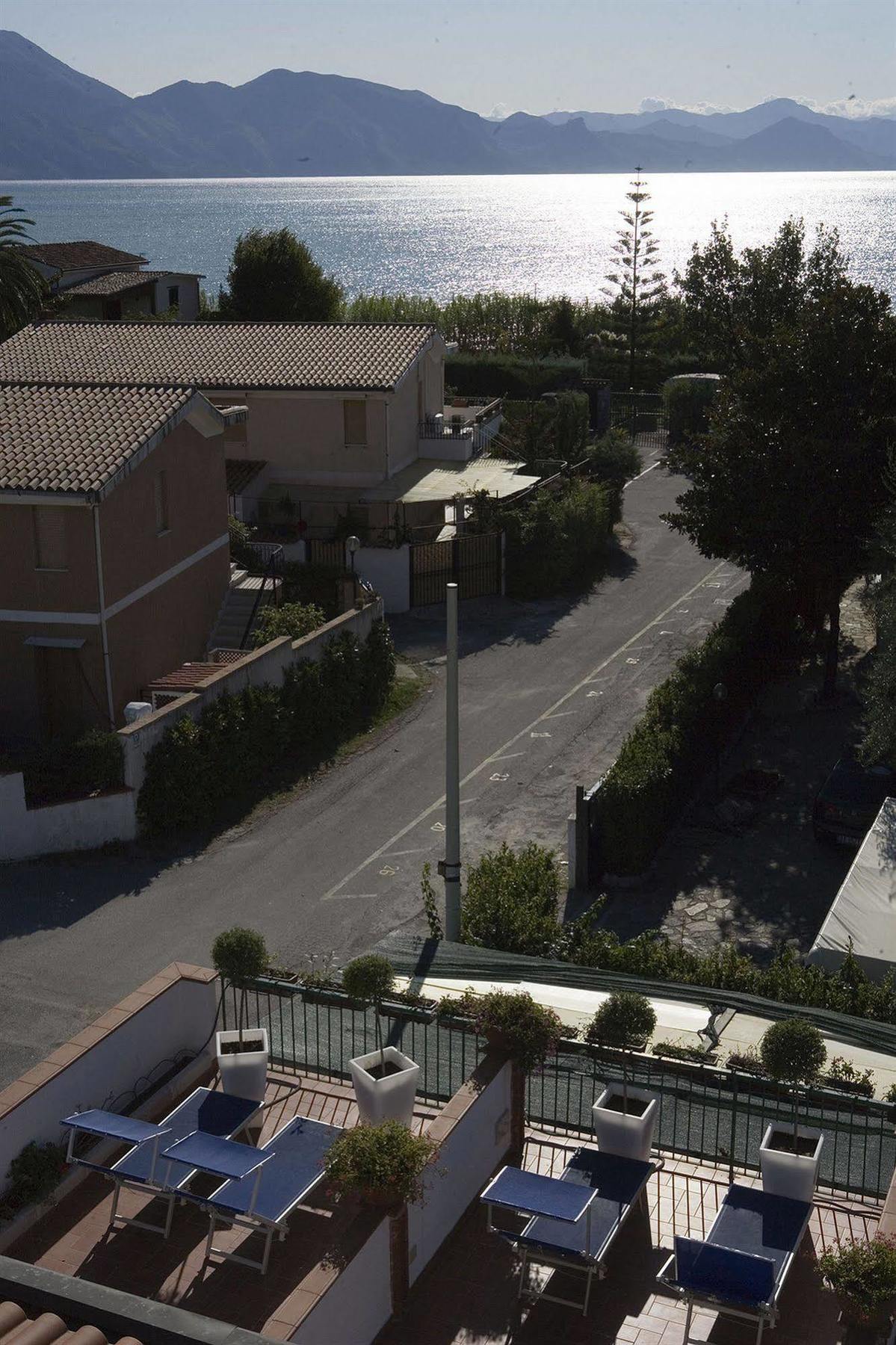 Hotel Ristorante Cavaliere Scario Exterior photo